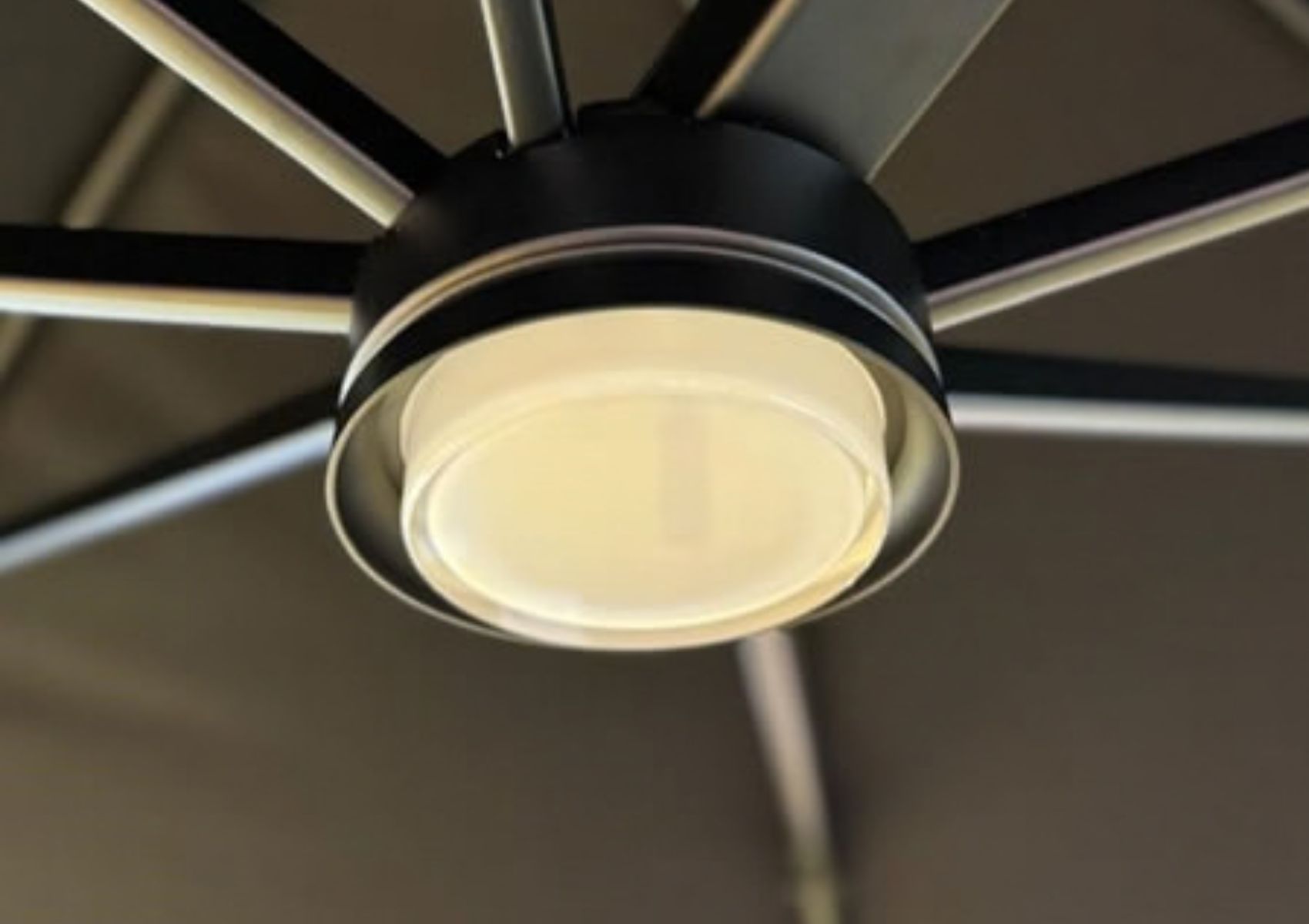 Lumière LED PArasol