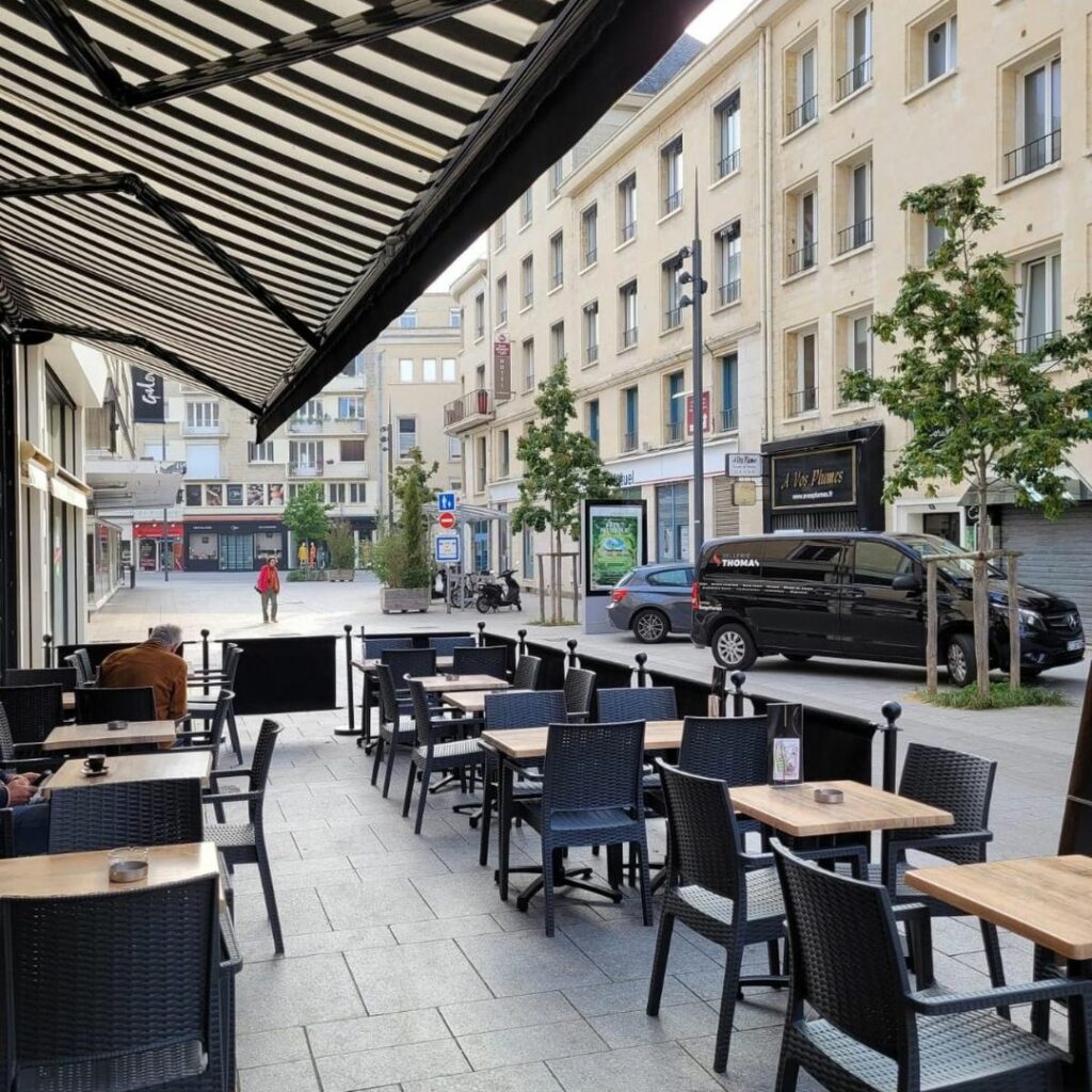 Store restaurant