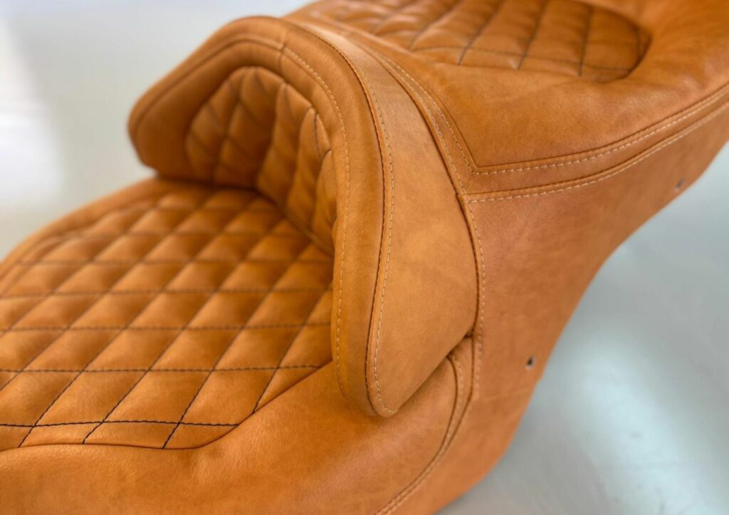 Selle de moto couture